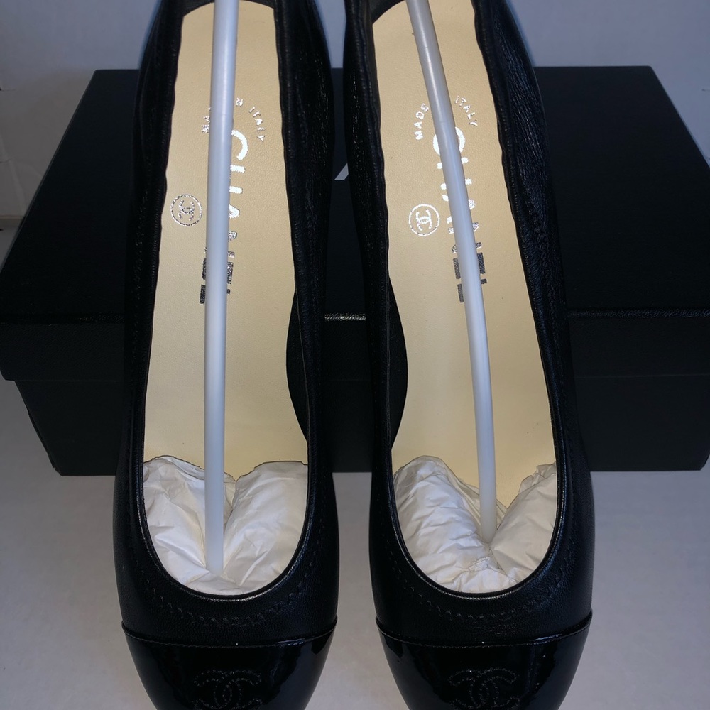 Chanel Pumps - Picture 5 of 8